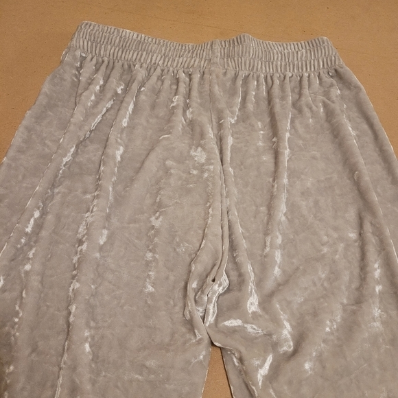 Victoria's Secret crushed velvet joggers, pants,‎ S - Picture 13 of 13